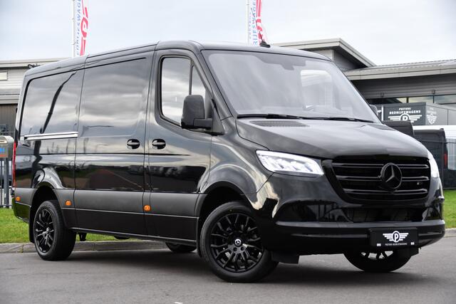 Mercedes-Benz SPRINTER 317 1.9 CDI L2H1 RWD Black Edition Camera, Cruise, Carplay, 3500kg Trekhaak, 170pk, Automaat, LED, Multimedia, Stoelverwarming, UNIEK