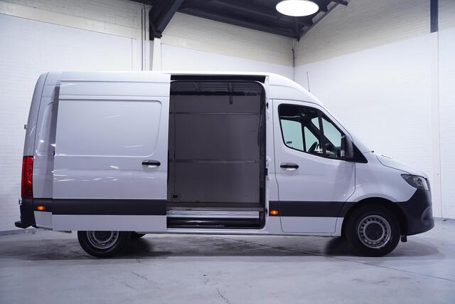 Mercedes-Benz SPRINTER 317 CDI 170 pk L2H2 Automaat Airco, Apple Carplay, Camera, Laadruimte Pakket, PDC V+A, 3-Zits