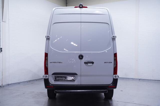 Mercedes-Benz SPRINTER 317 CDI 170 pk L2H2 Automaat Airco, Apple Carplay, Camera, Laadruimte Pakket, PDC V+A, 3-Zits