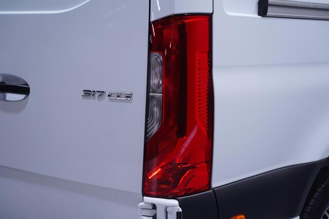 Mercedes-Benz SPRINTER 317 CDI 170 pk L2H2 Automaat Airco, Apple Carplay, Camera, Laadruimte Pakket, PDC V+A, 3-Zits