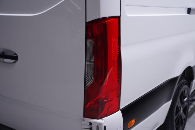 Mercedes-Benz SPRINTER 315 CDI 150 pk L3H2 Black&White Dubbel Cabine Navi, 360 Camera, AMG Grille, 18" LMV, Sidebars, Zonneklep, 6-Zits