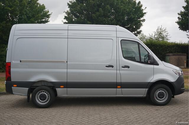 Mercedes-Benz SPRINTER 317CDI Pro L2H2 BPM VRIJ!! 10.25" Mbux Cam, Gev. Stoel, 3.5T Trekgewicht, LED!! NR. A531*