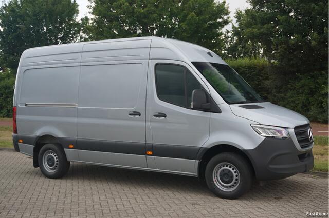 Mercedes-Benz SPRINTER 317CDI Pro L2H2 BPM VRIJ!! 10.25" Mbux Cam, Gev. Stoel, 3.5T Trekgewicht, LED!! NR. A531*