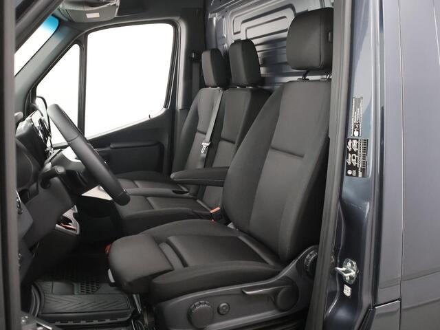 Mercedes-Benz SPRINTER 319 CDI | L2 H2 | Select | Aut. | 3500 KG AHW | Navigatie | Airco | Stoelverwarming | | Achteruitrijcamera | Distronic | Dodehoekassistent | Geveerde Comfortstoel en bijrijdersbank | Trekhaakvoorbereiding 3500kg | Certified |
