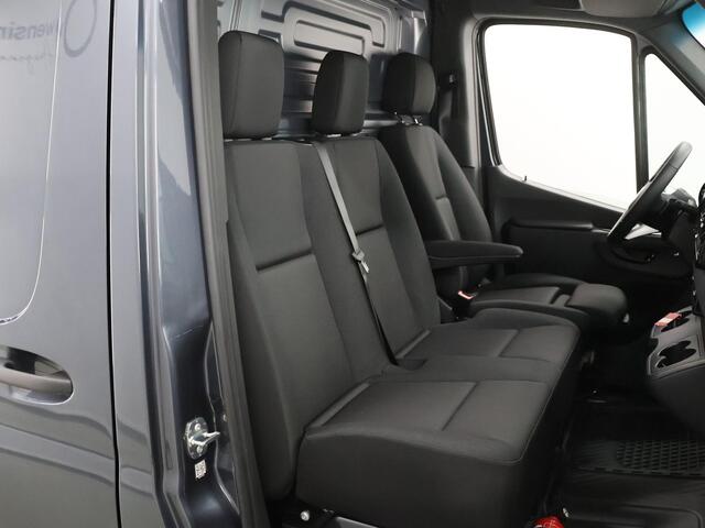 Mercedes-Benz SPRINTER 319 CDI | L2 H2 | Select | Aut. | 3500 KG AHW | Navigatie | Airco | Stoelverwarming | | Achteruitrijcamera | Distronic | Dodehoekassistent | Geveerde Comfortstoel en bijrijdersbank | Trekhaakvoorbereiding 3500kg | Certified |