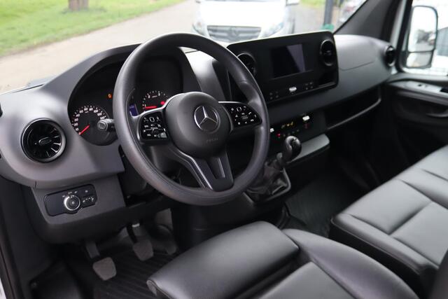 Mercedes-Benz SPRINTER 317 CDI 2.0 L2H1 Cruise Control, Navigatie, Camera, Leder, 3 Persoons, Climate Control