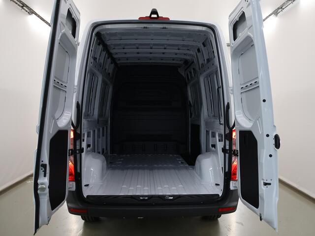 Mercedes-Benz SPRINTER 315 | Aut. | L2 H2 | RWD | PRO | 3500 KG. AHW | Airco | Cruise Control | 3500 KG. AHW | Carplay / Android Auto | Dodehoekassistent | Lane-Assist | Multifunctioneel Stuurwiel | 3-zits |