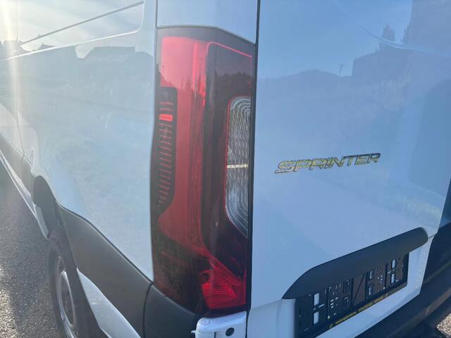 Mercedes-Benz SPRINTER 319CDI L2H1 4X4 Automaat Airco Camera Trekhaak Apple CarPlay NIEUW BPM VRIJ