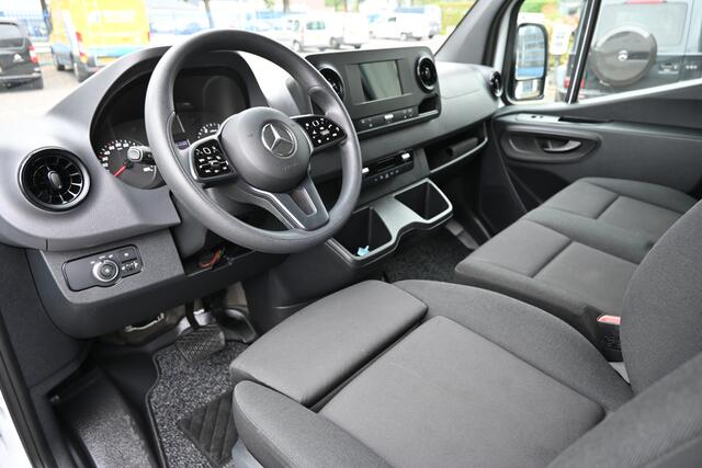 Mercedes-Benz SPRINTER 317 CDI L3H2 RWD 3500 kg Trekhaak, Geveerde stoel, MBUX met camera