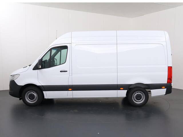 Mercedes-Benz SPRINTER 317 CDI | Aut. | L2 H2 | RWD | PRO | 3500KG. AHW | Airco | Cruise Control | Parkeercamera | Lane Assist | Dodehoekassistent | Comfort Bestuurdersstoel |