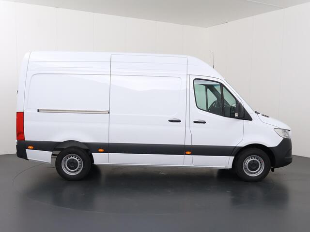 Mercedes-Benz SPRINTER 317 CDI | Aut. | L2 H2 | RWD | PRO | 3500KG. AHW | Airco | Cruise Control | Parkeercamera | Lane Assist | Dodehoekassistent | Comfort Bestuurdersstoel |