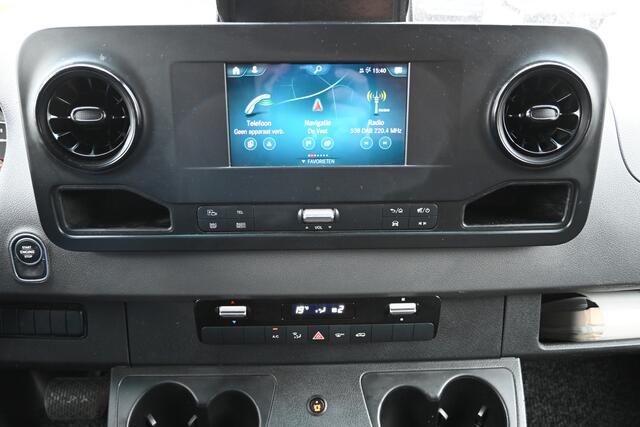 Mercedes-Benz SPRINTER 519 CDI 3.0 V6 L3 Bakwagen met laadklep 3500 KG trekhaak, Dhollandia klep, Camera, Zijdeur