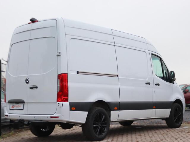 Mercedes-Benz SPRINTER 319CDI 3.0 V6, L2H2, 3-Persoons, 2800KG Trekhaak, 360Camera, PDC, Cruise Control
