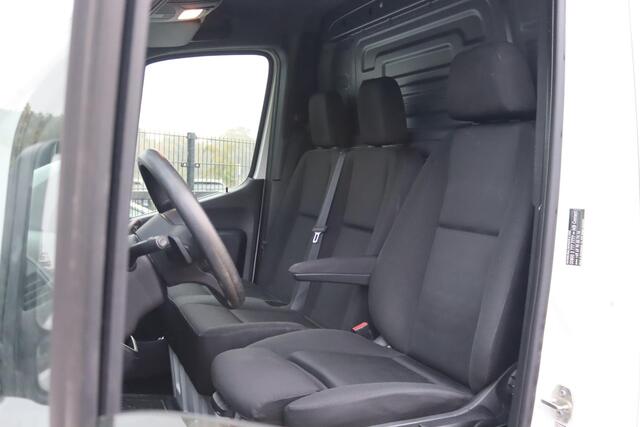 Mercedes-Benz SPRINTER 319CDI 3.0 V6, L2H2, 3-Persoons, 2800KG Trekhaak, 360Camera, PDC, Cruise Control