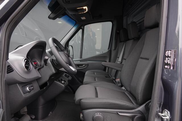 Mercedes-Benz SPRINTER L2H2 315Cdi 150Pk 9G-Tronic | RWD | Stoel-Bank | 3.500Kg trekgewicht | Achteruitrijcamera | Trekhaak | 17''