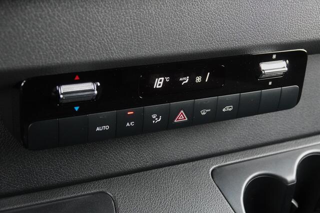 Mercedes-Benz SPRINTER L2H2 315Cdi 150Pk 9G-Tronic | RWD | Stoel-Bank | 3.500Kg trekgewicht | Achteruitrijcamera | Trekhaak | 17''