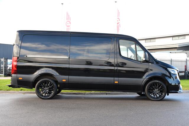 Mercedes-Benz SPRINTER 317 1.9 CDI L2H1 DC AMG Edition Camera, Cruise, Carplay, Trekhaak, 170pk, Sensoren, LED, Multimedia, Uniek!