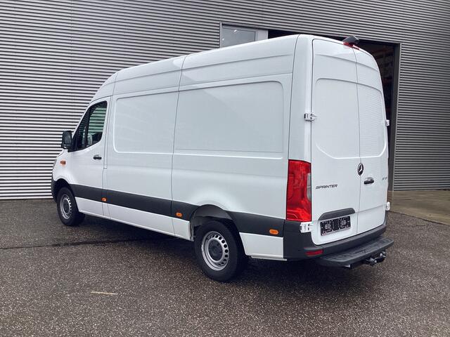 Mercedes-Benz SPRINTER 317 CDI Aut. L2H2 BPM VRIJ! Carplay/ Gev.Stoel/ 270 Gr.Deuren/ Stoelverw./ Navi/ Camera/ PDC/ Cruise/ DAB