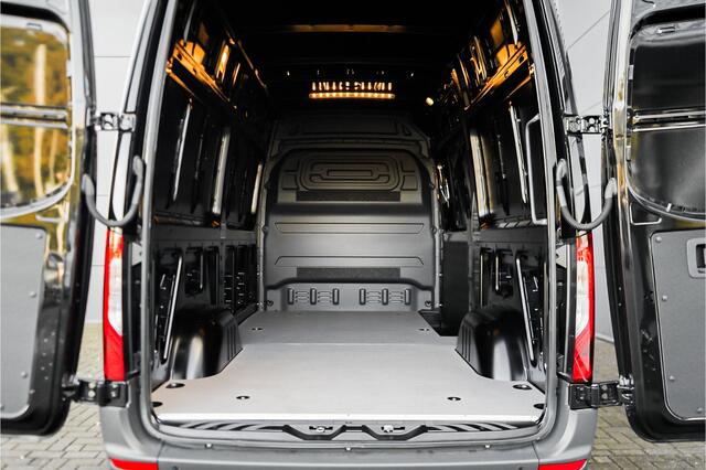 Mercedes-Benz SPRINTER 319 1.9 CDI L2H2 RWD BPM Vrij Distronic Camera LED Navi Trekhaak 3.5T