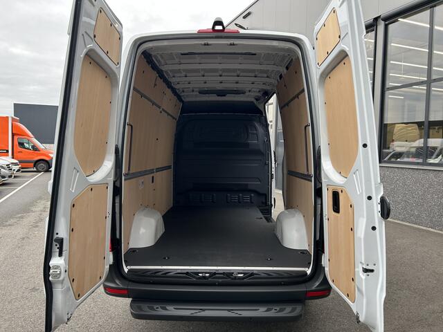 Mercedes-Benz SPRINTER 317 CDI L2 H2 PRO / LED / MBUX / Navigatie / Camera / Parkeersensoren / Cruise control / Airco / 270 Graden achterdeuren