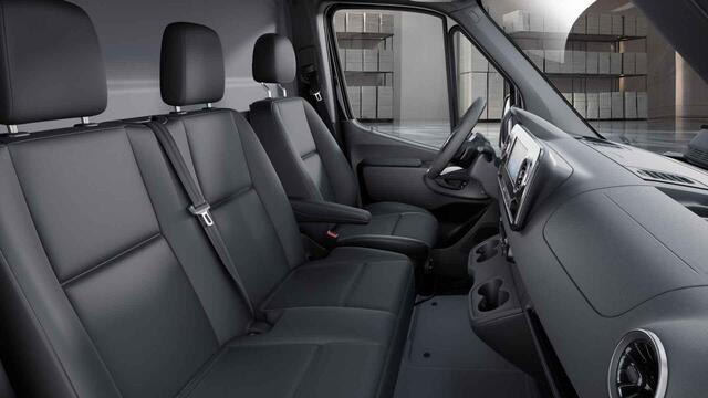 Mercedes-Benz SPRINTER 319 CDI L2 H1 Select | Distronic | 3500 KG Trekhaak | 17" Lichtmetalen Wielen |