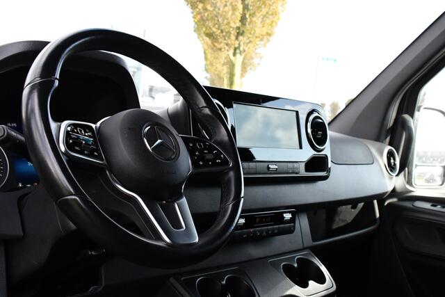 Mercedes-Benz SPRINTER 317 1.9 CDI L3H2 RWD Black Edition Adaptieve Cruise, Camera, Carplay, 10,5'' Mbux, LED, Leder, Stoelverwarming, Dodehoek, NAVI, Uniek!