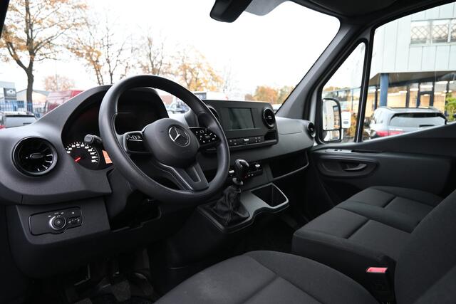 Mercedes-Benz SPRINTER 317 CDI L2H2 RWD MBUX met camera, LED in laadruimte, Opstap