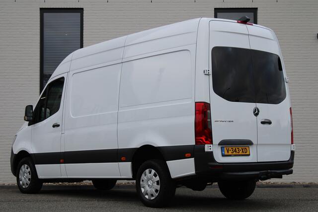 Mercedes-Benz SPRINTER 319 3.0 CDI / L2H2 / Apple CarPlay / Camera / Gereedschap kasten / Nette Staat.