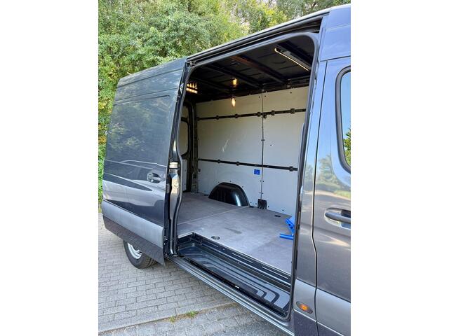 Mercedes-Benz SPRINTER 319 V6 3.0CDI L2H2, 360 Camera, 3500KG Trekhaak, Geveerde stoel,