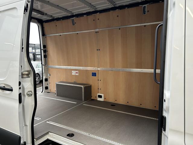 Mercedes-Benz SPRINTER 317 CDI L2 H2 MBUX / 360 Camera / Navigatie / Parkeersensoren / Cruise control / Airco / 270 Graden achterdeuren