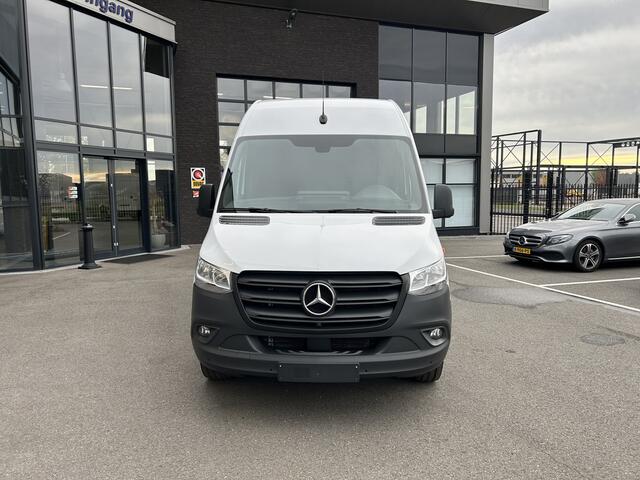 Mercedes-Benz SPRINTER 317 CDI L2 H2 MBUX / 360 Camera / Geveerde stoel / Navigatie / Cruise control / Airco / 270 Graden achterdeuren