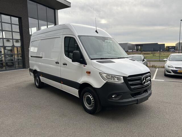 Mercedes-Benz SPRINTER 317 CDI L2 H2 MBUX / 360 Camera / Geveerde stoel / Navigatie / Cruise control / Airco / 270 Graden achterdeuren