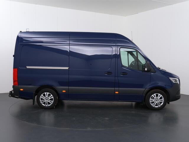 Mercedes-Benz SPRINTER 319 CDI Aut. | L2 H2 | Select | Laadklep | LED | 3-zits | Comfort-stoel | LM Velgen | Parkeercamera | Laadklep | Certified