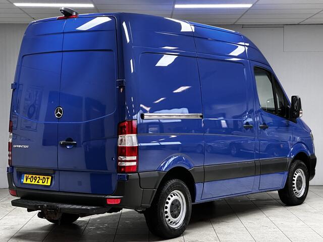 Mercedes-Benz SPRINTER 316 2.2 CDI 325 HD/ AUTOMAAT!/ Trekhaak/ Zij-Schuifdeur rechts/ Camera/ Airco/ Cruise/ Elek. pakket/ Bluetooth/ Armsteun/ Multi. Stuur/ Regensensor/ AUX & USB.