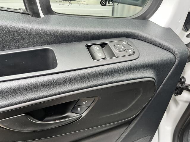 Mercedes-Benz SPRINTER 514 CDI 366 Hiab Laadkraan 018T Trekhaak 3500kg trekgewicht Airco 6-Persoons Open laadbak Pick-up Euro 6 Verkeersbord Actiebord Pijlenbord Bakwagen P-up Tachograaf 1e eigenaar ex gemeente