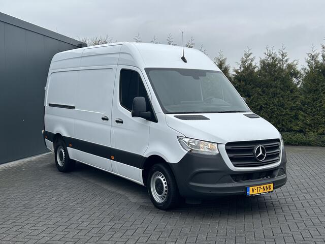 Mercedes-Benz SPRINTER 317 CDI 170 PK / L2H2 / AUTOMAAT / 270 A DEUREN / AIRCO / CRUISE / APPLE CARPLAY / 3-ZITS / CAMERA