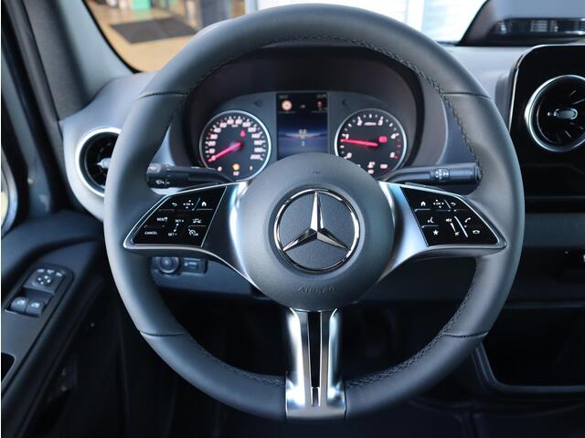 Mercedes-Benz SPRINTER 319 1.9 CDI L2 Pro DISTRONIC 3,5T AHW 360gr. CAMERA NAVI