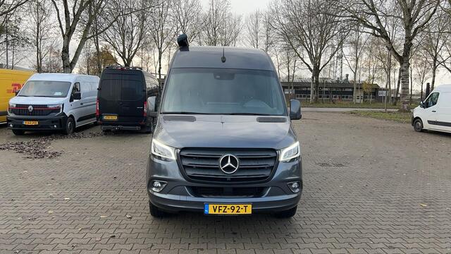 Mercedes-Benz SPRINTER 319 V6 L4H3 DC MOTORCROSS / KARTING
