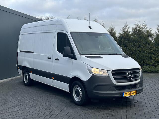 Mercedes-Benz SPRINTER 317 CDI 170 PK / L2H2 / 270 A DEUREN / AIRCO / CRUISE / APPLE CARPLAY / CAMERA / 3-ZITS