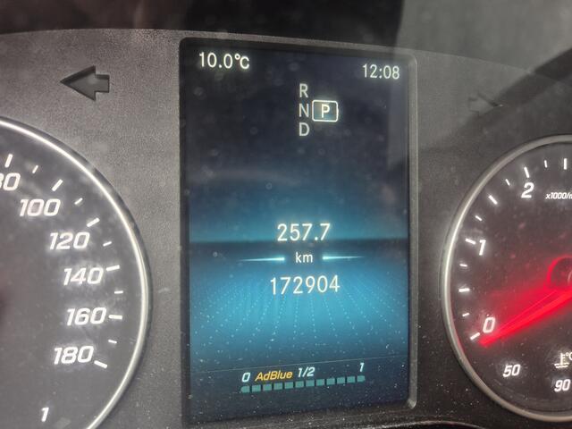 Mercedes-Benz SPRINTER 319 3.0 CDI L2H2 3500 trekhaak voorschade zeer mooi EURO VI-D mercedes dealer onderhouden automaat 172.000km