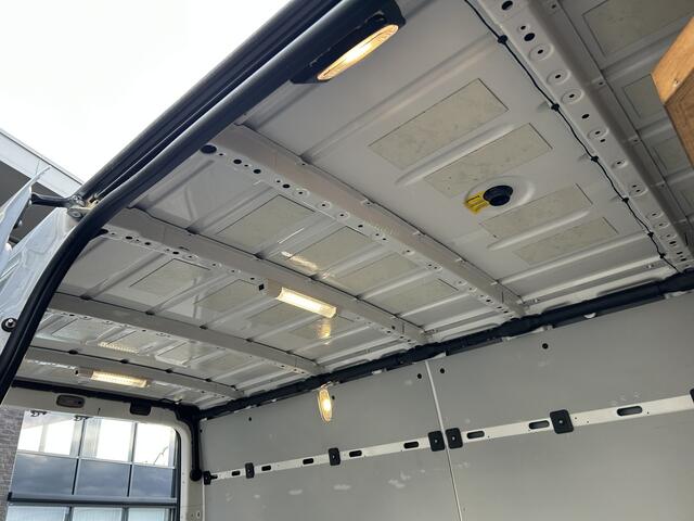 Mercedes-Benz SPRINTER 317 CDI L2 H2 2800KG Trekhaak / MBUX / Camera / Navigatie / Stand kachel / Airco / 270 Graden achterdeuren