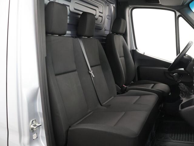 Mercedes-Benz SPRINTER 315 CDI | L2 H2 | PRO | 3 zits | Achteruitrijcamera | Betimmering | Laadvloer | Apple Carplay/Android Auto | Certified