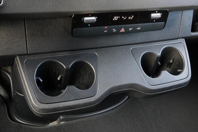 Mercedes-Benz SPRINTER L2H2 319Cdi 3.0 6-Cilinder 190Pk 7G-Tronic | RWD | Stoel-Bank | 2xSchuifdeur | 3.500Kg trekgewicht | Trekhaak | 17''