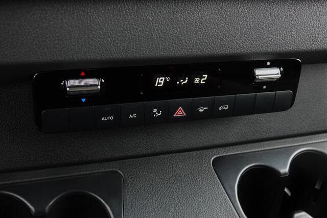 Mercedes-Benz SPRINTER 4x4 319Cdi 190Pk 9G-tronic | L2H2 | 2x Schuifdeur | 4WD | AWD | Bullbar | Treeplanken | 18'' All Terrain | Tenoriet Grijs