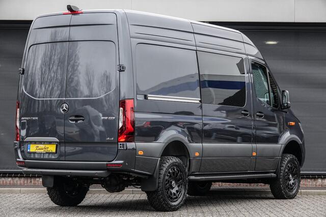 Mercedes-Benz SPRINTER 4x4 319Cdi 190Pk 9G-tronic | L2H2 | Dubbele Cabine | 2x Schuifdeur | 4WD | AWD | Bullbar | Treeplanken | 18'' All Terrain | Tenoriet Grijs