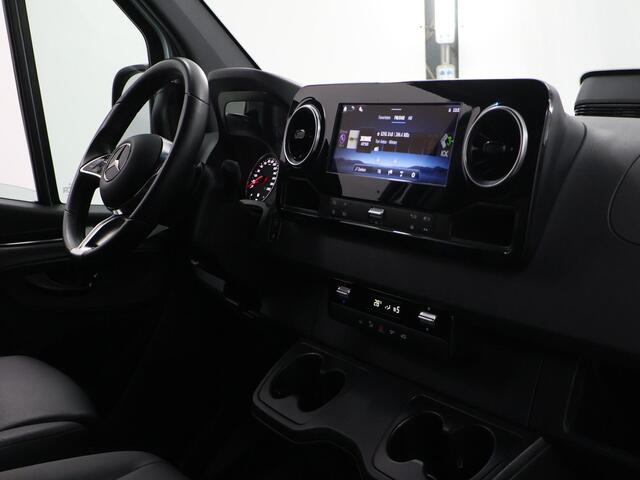 Mercedes-Benz SPRINTER 319 CDI | Aut. | L2 H2 | Select | LED Koplampen | 3-zits | Achteruitrijcamera | Navigatie | Apple Carplay/Android Auto | 3500 KG. AHW | Distronic Plus | LM Velgen | Certified