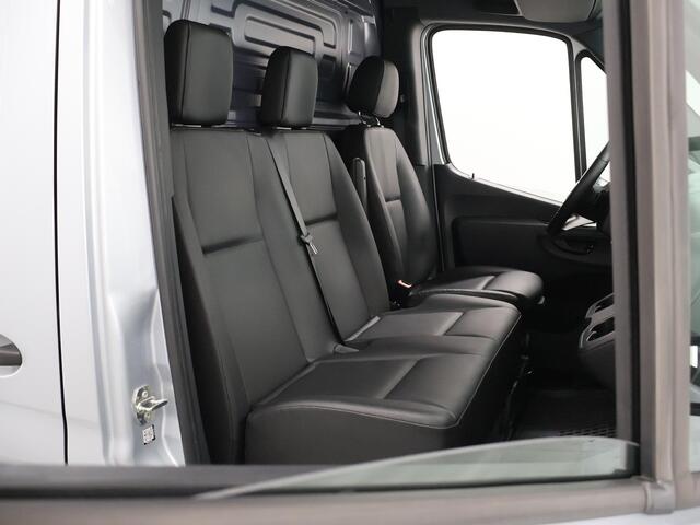 Mercedes-Benz SPRINTER 319 CDI | Aut. | L2 H2 | Select | LED Koplampen | 3-zits | Achteruitrijcamera | Navigatie | Apple Carplay/Android Auto | 3500 KG. AHW | Distronic Plus | LM Velgen | Certified