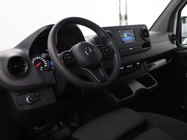 Mercedes-Benz SPRINTER 317 CDI | Aut. | L2 H2 | Aut. | Navigatie | 2-zits | Opstaptrede | Cruise Control | Spiegelpakket| Parkeercamera | Airco | Dodehoekassistent | Certified