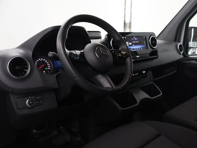 Mercedes-Benz SPRINTER 317 CDI | Aut. | L2 H2 | Pro | 3-zits | Airco | Cruise Control | 3500 KG. AHW | Parkeercamera | Certified