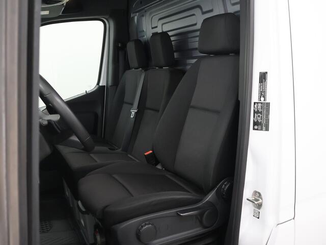 Mercedes-Benz SPRINTER 317 CDI | Aut. | L2 H2 | Pro | 3-zits | Airco | Cruise Control | 3500 KG. AHW | Parkeercamera | Certified